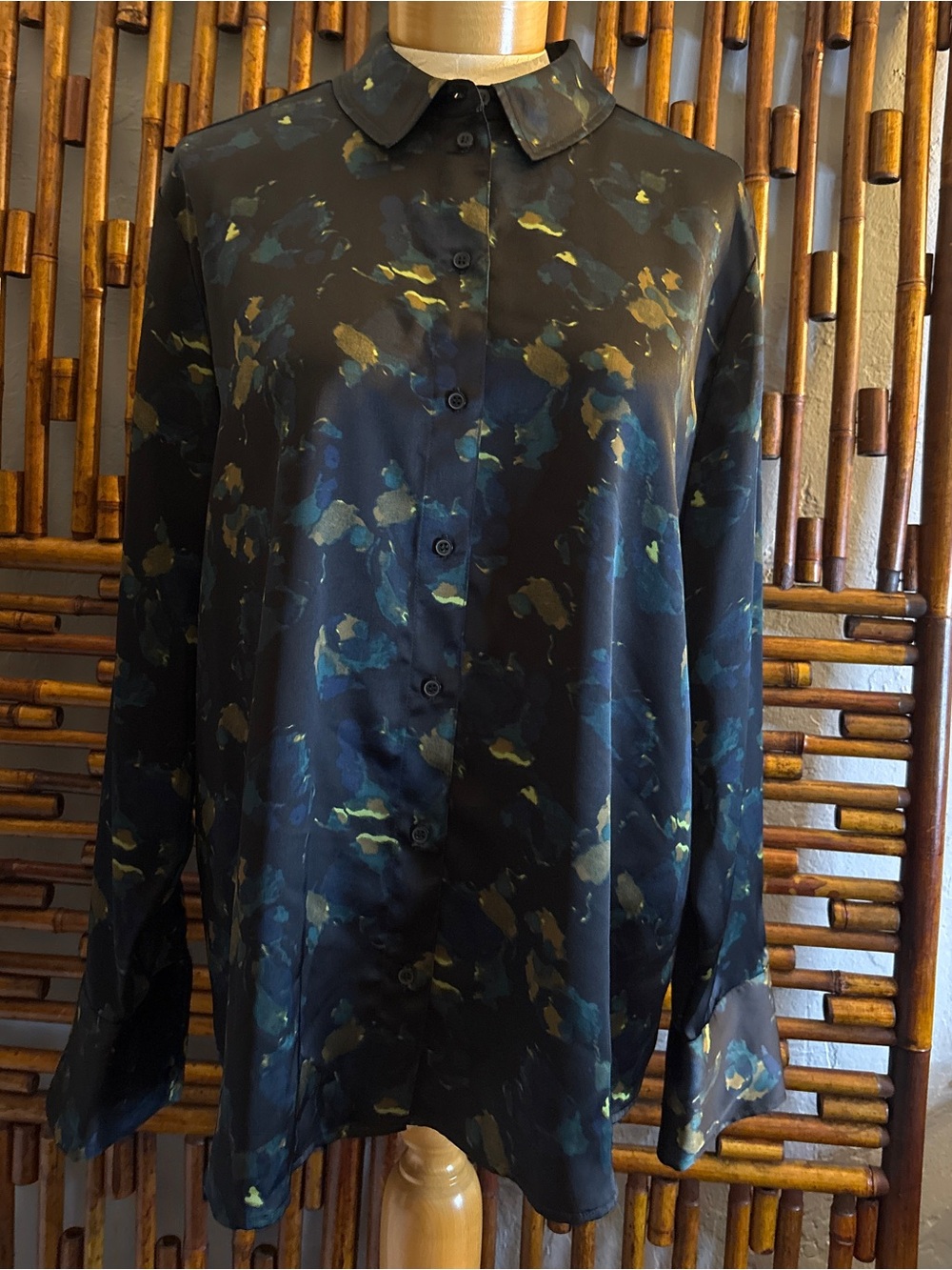 SZ L NORDSTROM DARK EMERALD GREEN WATERCOLOR SILKY BUTTON DOWN BUSINESS CASUAL - Picture 3 of 7